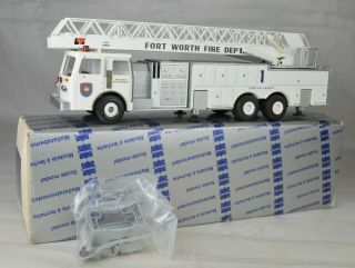 Conrad 5509 " Fort Worth " E - One Ladder Fire Truck 11 " Long W Germany N W/box
