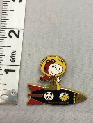 Vintage Snoopy Peanuts Beijing To The Moon 2008 Pin Rocket Limited Edition 100