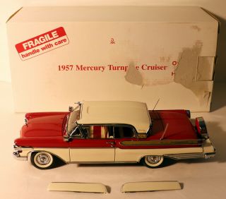 Dte 1:24 Danbury Red/white 1957 Mercury Turnpike Cruiser Niob