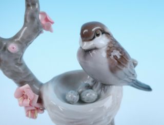 Rare Lladro 1299 Bird ' s Nest Mother w/ Eggs Porcelain Sparrow Figurine 2