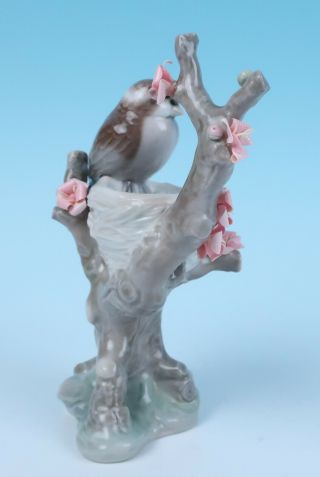 Rare Lladro 1299 Bird ' s Nest Mother w/ Eggs Porcelain Sparrow Figurine 4
