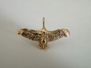 Vtg Solid 14k Yellow Gold American Eagle Bird Pendant Wings Out Stretched Flight