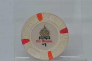 Trump Taj Mahal $1.  00 Casino Chip { 11b86}