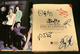 Buffy The Vampire Slayer Book Signed By Sarah Michelle Gellar & More - 1st Print