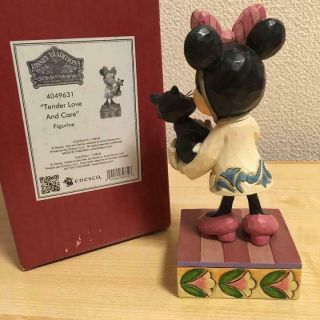 Disney Showcase Minnie Figaro 3