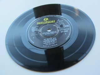 THE BEATLES UK EP THE BEATLES HITS 1964 IN U.  K.  TEXT 2