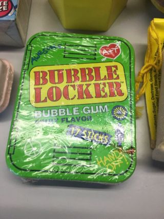 Vintage Willy Wonka Amurol Leaf Jawbreaker Kid Bubble Gum Candy Container 7