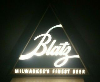 vtg Double sided Blatz Milwaukee’s Finest Beer Lighted Bar Sign Triangle 2