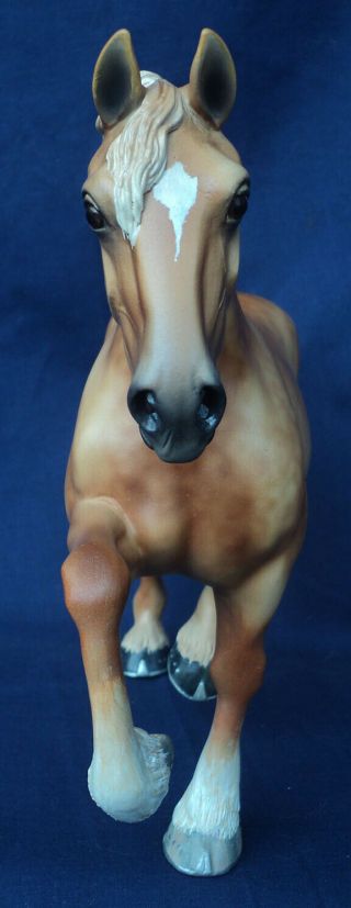 Artist ' s resin horse C.  Marie by Chris Nandell 3