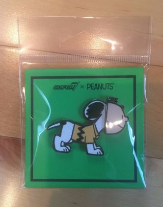 Sdcc 2019 Exclusive Super7 Peanuts Enamel Pin Snoopy W/ Charlie Brown Mask
