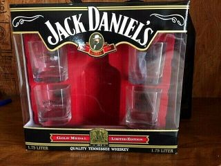 Jack Daniels 1913 Gold Medal Series Gift Set With 4 Glasses 1.  75 Liter
