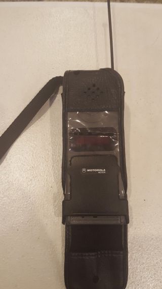 Vintage Motorola Hand Held Flip Pocket Cell Phone Meteor W 2 Batteries & Charger