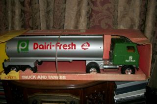 Ertl Publix Dairi - Fresh Milk Tanker Semi