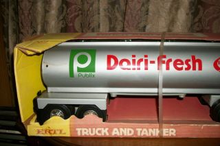 ERTL Publix Dairi - Fresh Milk Tanker Semi 3