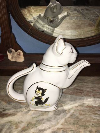 Kerala Ceramics Ltd.  White Cat Teapot With 24k Gold Trim