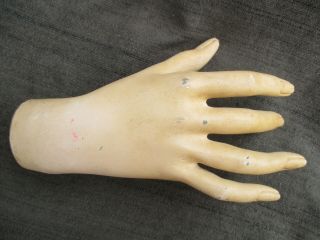 VINTAGE 1960s - 1970s WOMAN FEMALE LADY ' S RIGHT MANNEQUIN HAND ONLY LIFE SIZE 4