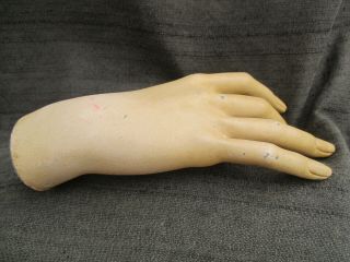 VINTAGE 1960s - 1970s WOMAN FEMALE LADY ' S RIGHT MANNEQUIN HAND ONLY LIFE SIZE 5