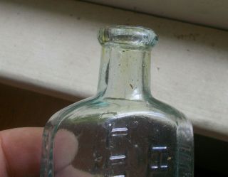 SING SING,  NY HUNT ' S LINIMENT G.  E.  STANTON 1860 EARLY HINGE MOLD DRIPPY LIP BOTTLE 7