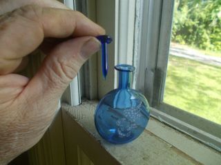 COBALT BLUE HAND BLOWN PERFUME BOTTLE WITH HAND PAINTED WHITE FLOWERS & STOPPER 4