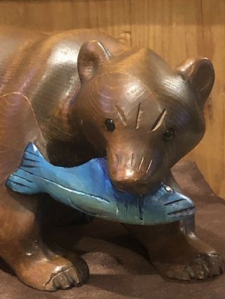 RARE VINTAGE HAND CARVED WOOD WHITTLER’S MOTHER” BEAR WITH FISH BY ED HASBROOCK 3