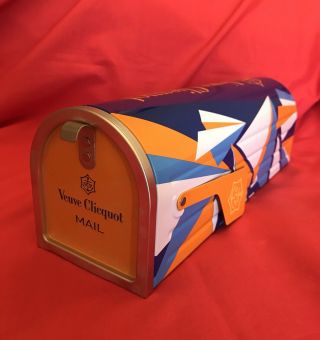 Champagne VEUVE CLICQUOT Limited Edition Eileen Ugarkovic TIN MAILBOX with FLAG 6