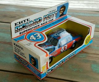 vintage Ertl Richard Petty Superstock Race Car 1:25 scale toy 3