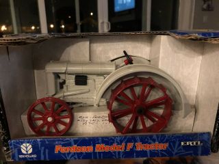 Ertl Fordson Diecast Model F Tractor 1/16 Scale
