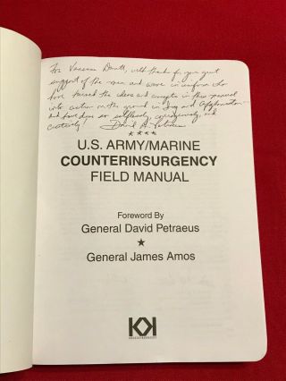 Signed - - General David H.  Petraeus U.  S.  Army Book - Cia Director - Iraq War