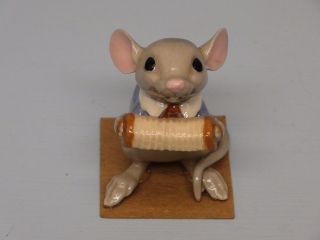HTF Hagen Renaker Specialty Concertina Mouse on Wood Base 5