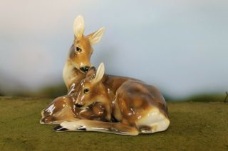 Lovely Doe And Fawn Deer Ceramic Or Porcelain Figurine Keramos Austria - Large