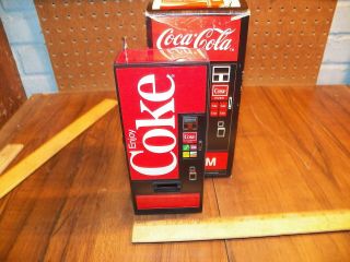 Vintage Coca - Cola Coke Vending Machine Am/fm Transistor Radio -