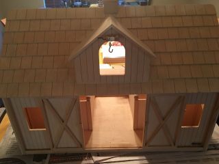 Traditional Deluxe Wooden Breyer Barn With Cupola