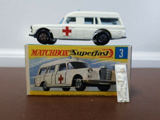 Matchbox Superfast Lesney - No.  3 - Mercedes Benz Binz Ambulance With Stretcher