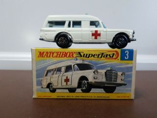 Matchbox Superfast Lesney - No.  3 - Mercedes Benz Binz Ambulance With Stretcher 2