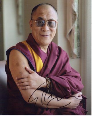 14th Dalai Lama Tibetan Spiritual Leader Signed 8x10 Photo With