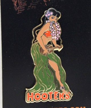 Hooters Sexy Hawaii Hawaiian Aloha Girl Black Hair Hula Skirt Lapel Pin