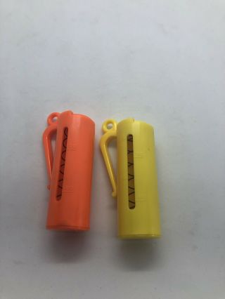 2 VTG Showbiz Chuck E Cheese Clip On Token Coin Holder Dispenser Orange Yellow 2