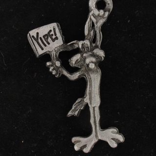 Charm Wile E Coyote Looney Tunes Warner Bros Wb Store Pewter Yipe Road Sign 4305