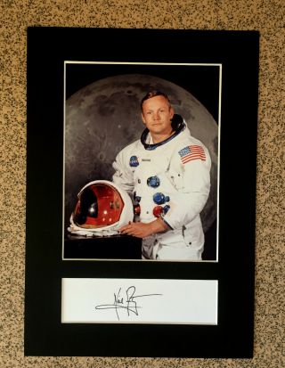 Neil Armstrong (apollo 11) - " First Man On The Moon " - Rare Signature/photograph