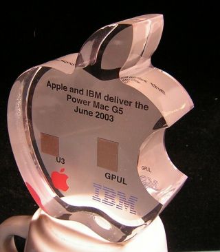 APPLE/IBM Collaborative Computer Lucite Paperweight (DR93) 4
