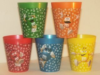 M&ms Plastic Cups Candy Characters Yellow Red Blue Green Orange 3.  5 " / 8 Oz