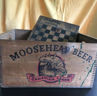Vintage Moosehead Beer Wooden Crate With Checkerboard Lid And Dovetail Corners