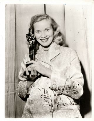 Oscar Winner Actress Eva Marie Saint,  Rare Signed Vintage Studio Photo.