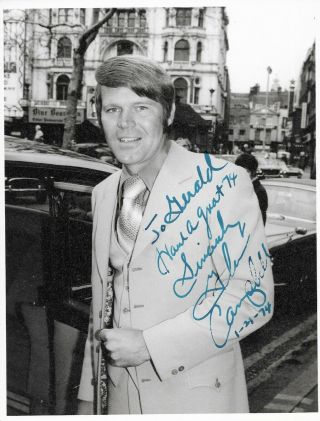 Glen Campbell Hand - Signed Late 1960s/early 1970s 8.  35” X 6.  5” Portrait