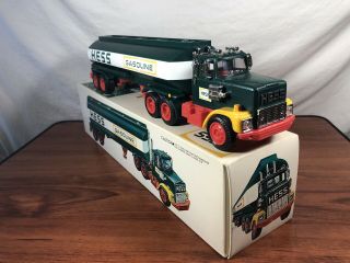 Vintage NOS 1977 HESS Toy Truck Fuel Oils Old Gas Tanker In The Box 4