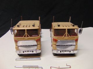 (2) Vintage Ford Tractor Trailer Trucks Plastic Model Kits Brown & Maroon Colors