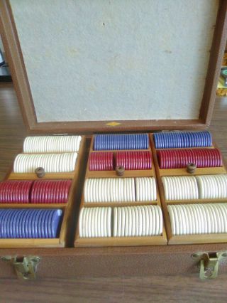 Vintage Lowe N.  Y.  Poker Chip Set In Case,