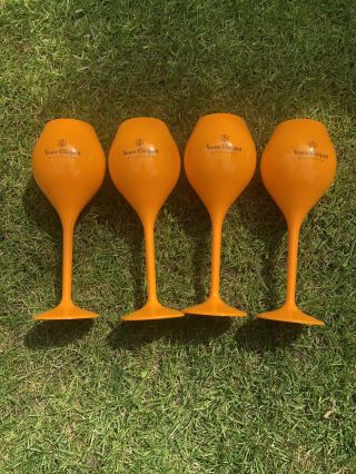 Veuve Clicquot Yellow Champagne Poolside Hot Tub Polycarb Flutes Boxed X 4