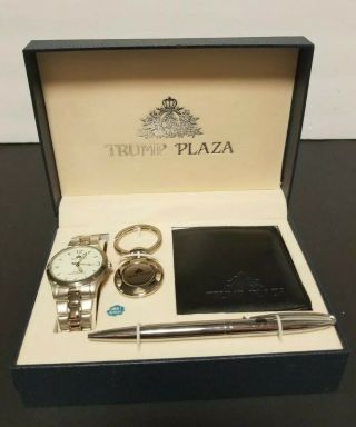 President Donald Trump Gift Set Trump Plaza Watch Key Chain Pen Wallet Box