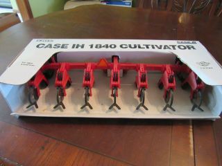 Ertl 1/16 Scale Die Cast Case Ih 1840 Cultivator - Nib - Never Displayed